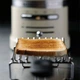 Тостер KitchenAid Artisan 5KMT2204EAC кремовый - изображение 10