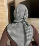 Стильная теплая косынка "гусиная лапка" шерсть двусторонняя 145*110*75 см черно-белая - изображение 6