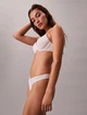 Трусики танга женские Calvin Klein QD5117-YUY S Белые (014056474104) - изображение 5