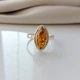 Серебряное кольцо 925 пробы с янтарем формы маркиз 17,5 размер - изображение 4