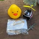 Декоративный аксессуар Crazy Duck желтая утка на торпеду в авто с оружием в шлеме - изображение 2