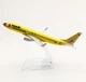 Модель літака Boeing 737 NOK Air (Angry Birds) 1:400 металева лита колекційна модель пасажирського авіалайнера 16 см - зображення 1