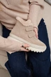 Женские короткие зимние замшевые светло-бежевые ботинки PARADIZE SHOES с липучками спереди на высокой подошве 36 размер (стелька 23,4 см) - изображение 2