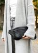 Жіноча шкіряна сумка бананка Sambag Tirso BTT чорнa 31 × 12 × 5 см (81339001) - зображення 7
