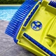 Щетка для чистки дна бассейна с боковым ворсом и клапаном давления Kokido Design-O K420BU - изображение 3