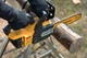 Пила цепная аккумуляторная бесщеточная DeWalt DCMCS565P1 - изображение 8
