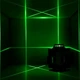 Акумуляторний лазерний рівень 4D з пультом і штативом робочий діапазон 25 метрів клас лазера 2 блакитного кольору в кейсі зелений промінь - зображення 2