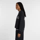 Женский черный світшот New Balance Visibly Loved Crew 42 (XL) (WT61M9CCBK) - изображение 3