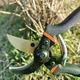 Профессиональный садовый секатор Pruner с лезвиями SK-5 и амортизатором для обрезки растений - изображение 2