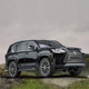 Модель автомобиля Lexus LX 600 в масштабе 1:24 оснащена звуковыми и световыми эффектами и подвижными деталями - изображение 6