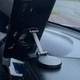 Автомобильный магнитный держатель для телефона на торпеду автомобиля чёрный - изображение 6