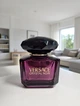 Парфумы Versace Crystal Noir женские, цветочно-восточный аромат имбирь, гардения, сандал, тёмный шлейф и стойкость - изображение 2