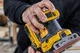 Аккумуляторная вибрационная шлифмашина DeWALT DCW200N, без акб и з/у (DCW200N) - изображение 6