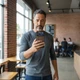 Кожаная накладка Stenk WoodBacker для Apple iPhone 17 Pro Чёрная (79975) - изображение 3