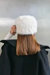 Женская шапка из искуссвенного меха FURGLAM молочная с подкладом - изображение 5