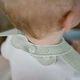 Дитячий нагрудник силіконовий для харчування 6м+ Babyono з застібкою 30x28 см зелений - зображення 4