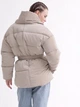 Жіноча куртка з поясом X-Woyz LS-8881-10 M бежевий - зображення 8