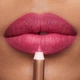 Яскраво-рожевий олівець для губ Charlotte Tilbury Lip cheat transfer resistant - зображення 2