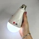 Лампочка аккумуляторная светодиодная аварийная E27 20Вт, энергосберегающая автономная LED-лампочка с крючком от сети 220В и аккумулятора, холодный белый свет, для дома, офиса и дачи Белая, ELSS-2069 - изображение 2