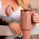 Термочашка Stanley The Quencher ProTour Flip Straw Tumbler 40 oz (1,182 л) Темно-рожева - зображення 3