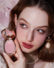 Румяна Flower Knows (Флавер Ноуз) Strawberry Rococo Embossed Blush — стойкий естественный румянец, 5 г, оттенок 03 Classic Ballet - изображение 3