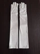 Оксамитові довгі рукавички honey fashion accessories xs/s/m білі (30к005) - зображення 9
