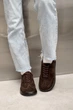 Стильные кеды PARADIZE SHOES замшевые темно-коричневого цвета на низкой черной подошве 41 размер (стелька 27,3 см) - изображение 4
