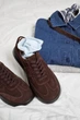 Стильные кеды PARADIZE SHOES замшевые темно-коричневого цвета на низкой черного цвета подошве 37 размер (стелька 24,5 см) - изображение 4