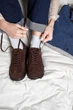 Стильные кеды PARADIZE SHOES замшевые темно-коричневого цвета на низкой черного цвета подошве 37 размер (стелька 24,5 см) - изображение 5