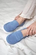 Элегантные демисезонные туфли PARADIZE SHOES замшевые голубые на низкой белой подошве 36 размер (стелька 24 см) - изображение 4