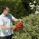 Кущоріз електричний BLACK+DECKER, 0.42 кВт, длина ножа 45 см, діаметр гілок 16 мм, вага 1.91 кг (BEHT201) - зображення 6