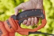Кущоріз електричний BLACK+DECKER, 0.65 кВт, довжина ножа 60 см, діаметр гілок 25 мм, з допоміжним ножем, вага 3.52 кг (BEHTS551) - изображение 4