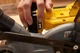 Пила торцювальна акумуляторна STANLEY FATMAX SFMCS701M1 18 В частота 3800 об/хв вага 10 кг (SFMCS701M1) - зображення 5