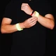 Светоотражающая повязка HRT Reflective Arm Band Bike Running Velcro 4 cm Yellow (9111201933552) - изображение 7