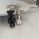 Кулоны парные Мишки Bearbrick чёрный + серебристый на цепочках, подвески для пары унисекс 4 см - изображение 5