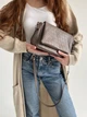 Сумка з клапаном стьобана шкіра ARTiS Bags 1750 4822-4222 Темно-бежева - зображення 1