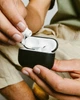 Шкіряний чохол-накладка Nomad Modern для Apple AirPods Pro 3 Horween (Black) - зображення 2