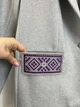Женский трикотажный жакет с вышивкой и кистями Дуэт Modna KAZKA MKSH2855 - 46/48, Сірий - изображение 5