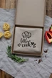Дитячий фартух “Little cook”, фартушок на подарунок, для маленьких кухарів та творчих експериментів, з кишенею та регульованою застібкою - зображення 2