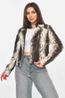 Куртка-косуха женская из экокожи черно-белого цвета Fashion размер 40-42 (210880) - изображение 1