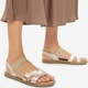 Жіночі сандалії шкіряні Lasocki WI23-3096-02 5906751019528 41 26.6 см Золотисті (5906751019627) - зображення 2