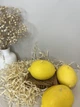 Свічка у формі лимона — ароматична декоративна свічка ручної роботи з натурального воску для інтер'єру та подарунка - изображение 2