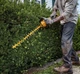 Кусторез аккумуляторный DeWALT DCMHT573X1 - изображение 8