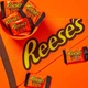 Шоколадна цукерка Reese's Thins Dark Chocolate Peanut Butter Cups Candy - зображення 5