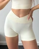 Спортивні жіночі короткі шорти Soft SQ з перехресним поясом та ефектом push up для фітнесу, йоги, танців Безшовні з утяжкою Однотонні XS-S Молочні (SQSH06S) - зображення 1
