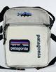 Водонепроникна сумка через плече зі зйомним патчем Patagonia у сірому кольорі. - зображення 5