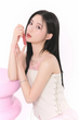 Блиск для губ у відтінку гуави Rom&nd Glasting Color Gloss No.13 Guava Cream, 4 мл - зображення 3