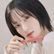 Блеск для губ в оттенке абрикоса с эффектом мерцания Rom&nd Glasting Color Gloss No.10 Apricot Sparkle, 4 мл - изображение 3