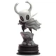 Коллекционная фигурка Hollow Knight Рыцарь Халлоунеста 11 см ПВХ игровая статуэтка для фанатов культовой вселенной с фирменным гвоздем грез детализированный образ главного героя для украшения интерьера рабочего стола или игровой полки оригинальный сувенир - изображение 2