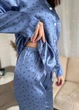Женская атласная пижама рубашка с длинным рукавом и брюки с принтом в сердечки пижамный комплект для дома из атласа на пуговицах Синий XL - изображение 10